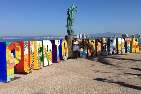 PUERTO VALLARTA: LGBT CITY WEEK BREAK PUERTO VALLARTA: LGBT CITY WEEK BREAK