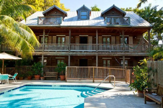 ISLAND HOUSE GAY RESORT ISLAND HOUSE GAY RESORT