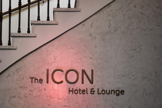  The ICON Hotel & Lounge